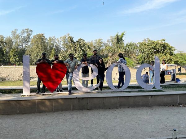 76FB8153-B271-4CC8-8A0D-F34D7F774E5C