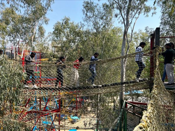 7BCC1AA5-580F-4215-92BD-12AEB5C5DF12